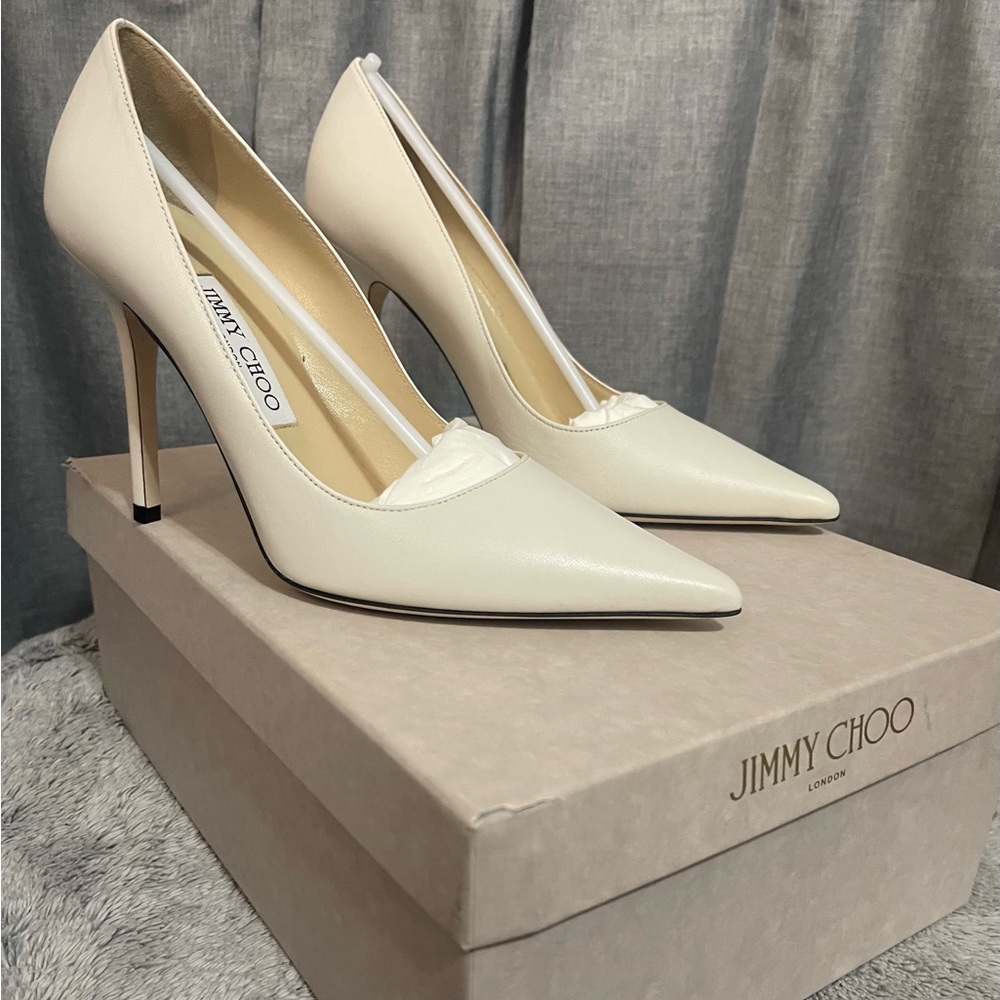 Jimmy CHOO milk white heel size 6